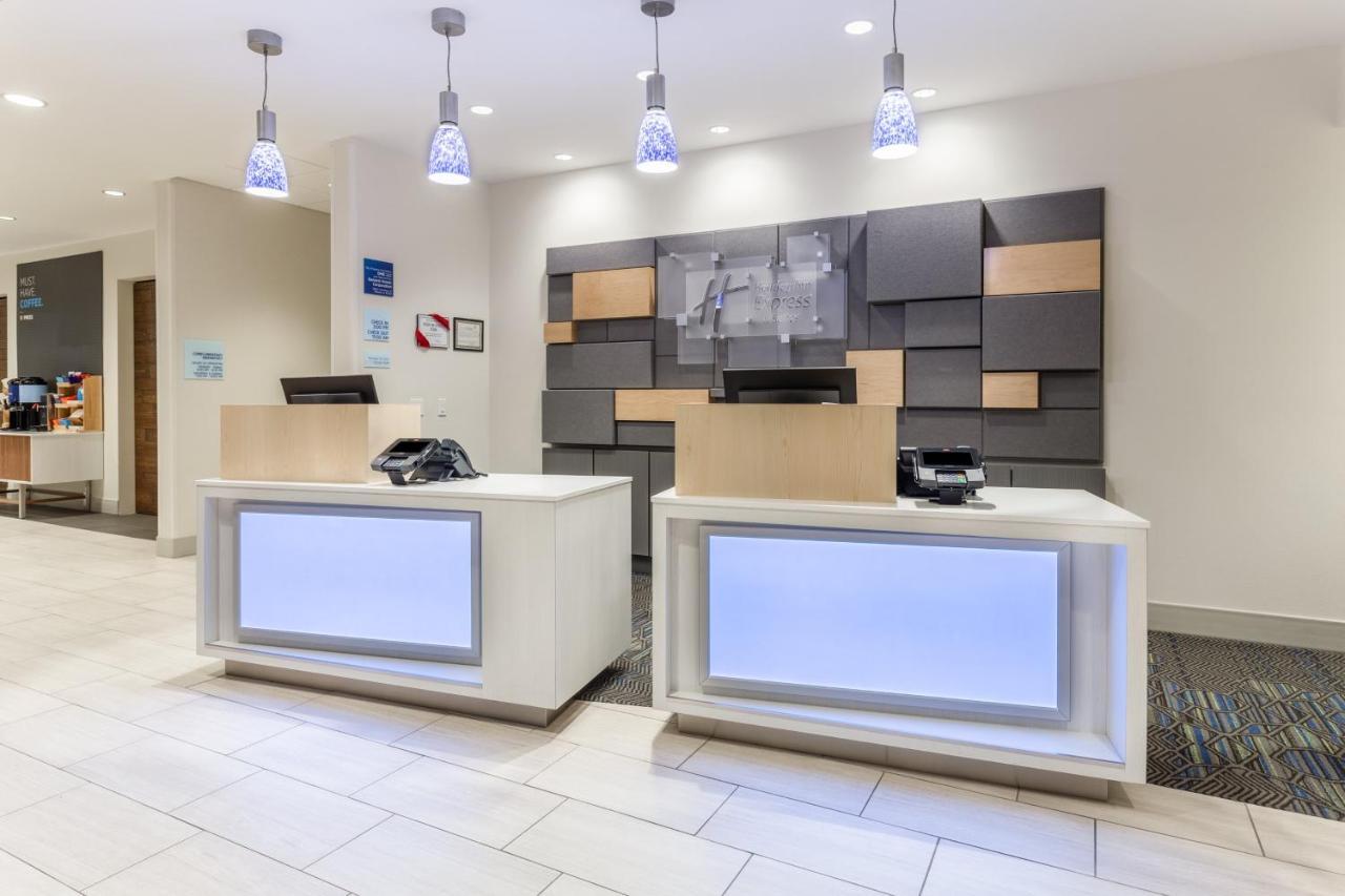 Express & - By Ihg Hotel Ottawa