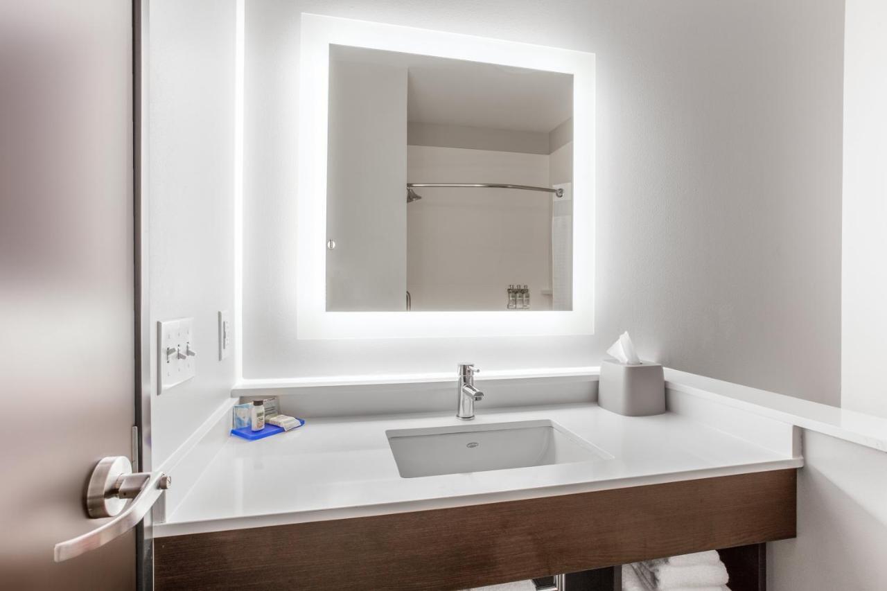 Express & - By Ihg 3*