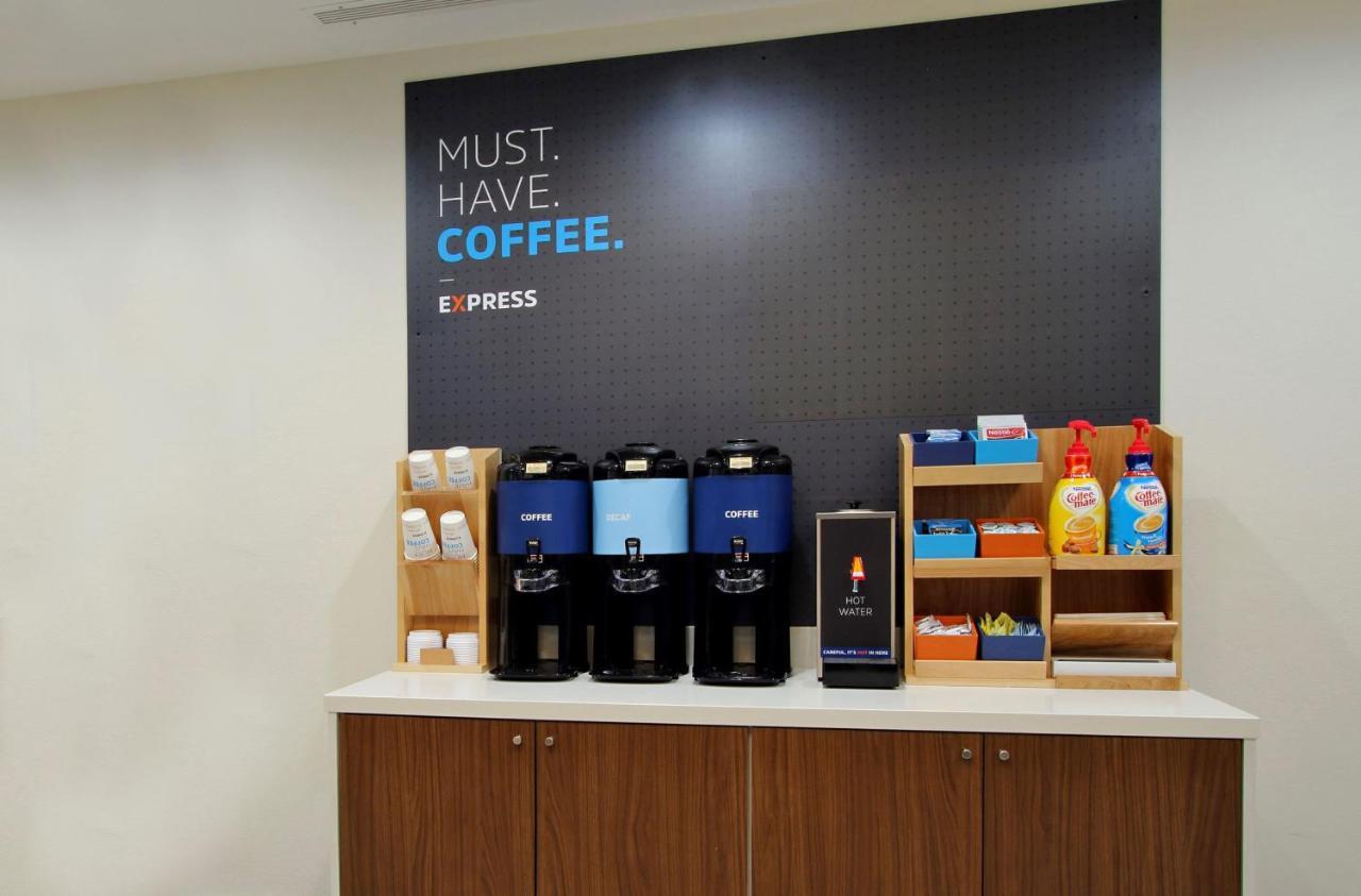 Express & - By Ihg Hotel 3*